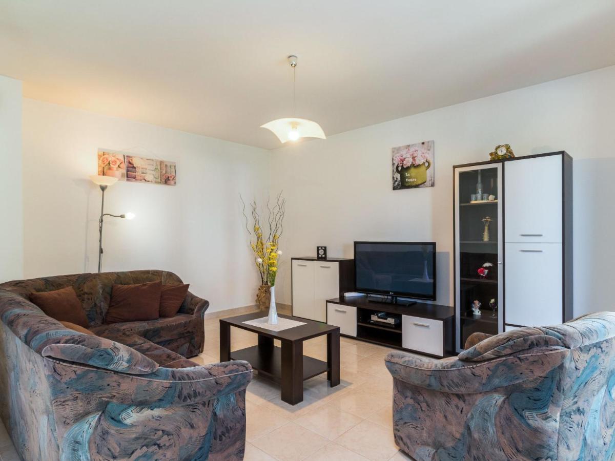 מוטובון Holiday Home Poje - Mvn251 By Interhome מראה חיצוני תמונה